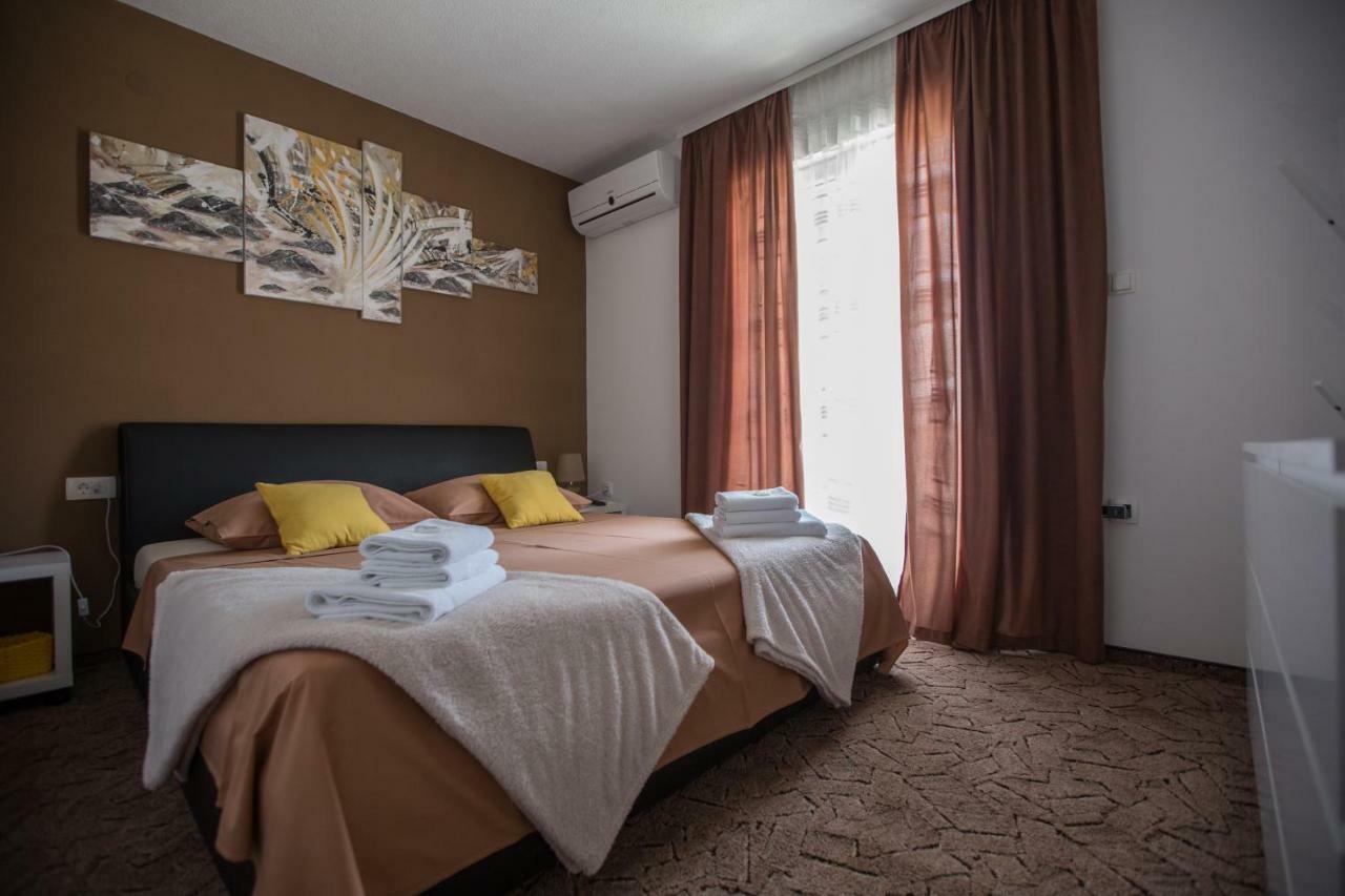 Luxury Apartment With Private Heated Pool Šibenik Exterior foto